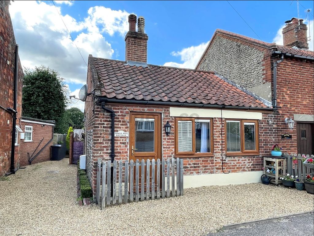 1 bed property for sale in Southwold Road, Wrentham, Beccles NR34, £190,000