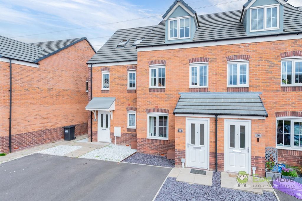 3 bed town house for sale in Lancer Road, Archery Fields, Shrewsbury SY1, £220,000
