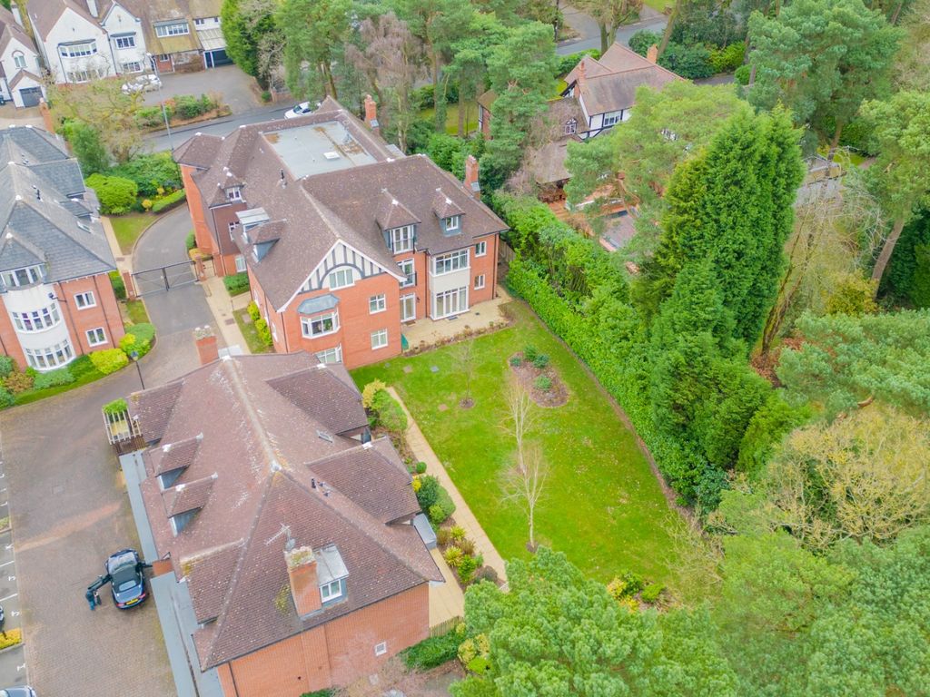 2 bed flat for sale in Chepstow Place, Sutton Coldfield, West Midlands B74, £300,000