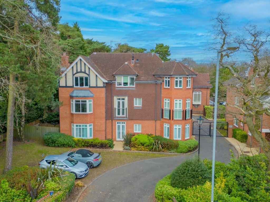 2 bed flat for sale in Chepstow Place, Sutton Coldfield, West Midlands B74, £300,000