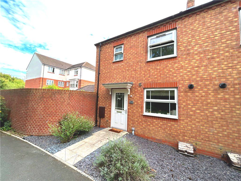 3 bed end terrace house for sale in Viburnum Walk, Evesham, Worcestershire WR11, £235,000