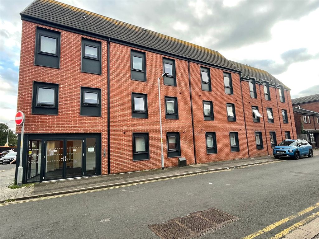 1 bed flat for sale in High Street, Lincoln, Lincolnshire LN5, £55,000