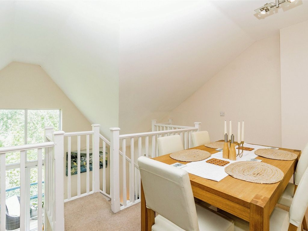 2 bed flat for sale in The Chenies, Maidstone, Kent ME15, £230,000