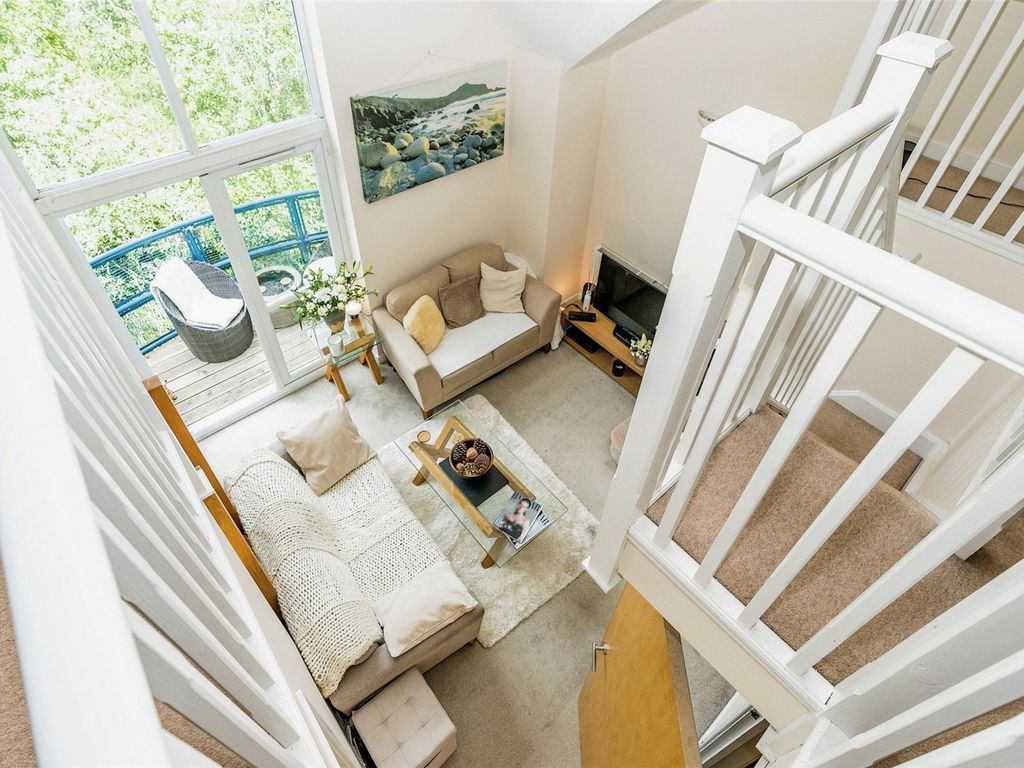 2 bed flat for sale in The Chenies, Maidstone, Kent ME15, £230,000