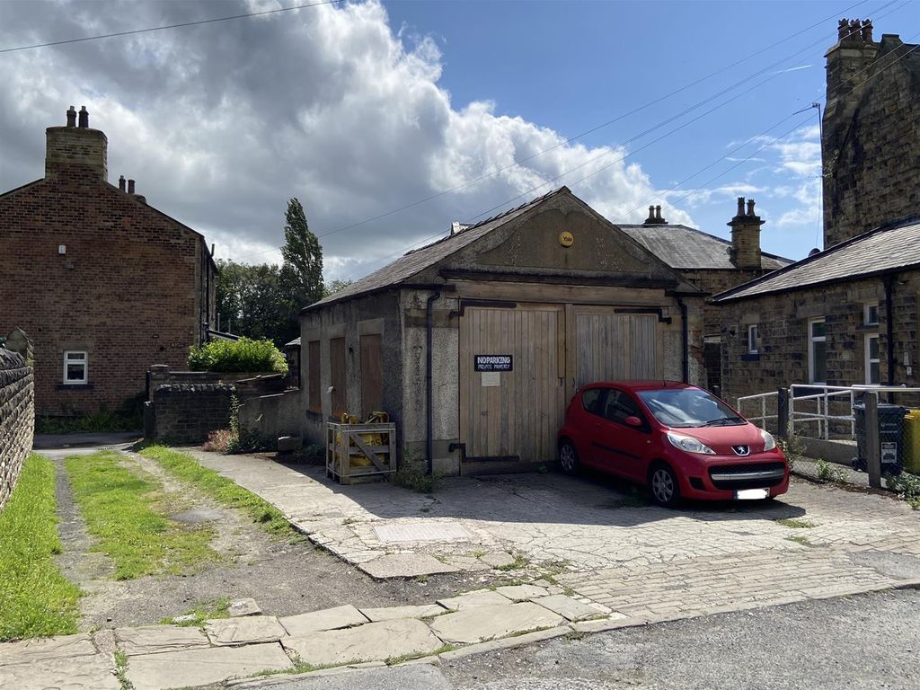 Land for sale in Knowl Road, Mirfield WF14, £120,000