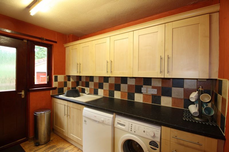 3 bed semi-detached house for sale in Spinners Wynd, Tillicoultry FK13, £169,950