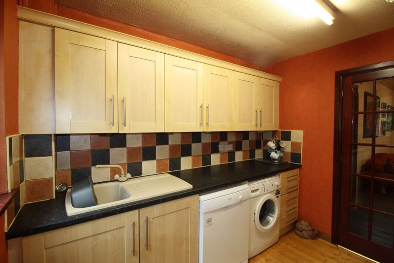 3 bed semi-detached house for sale in Spinners Wynd, Tillicoultry FK13, £169,950