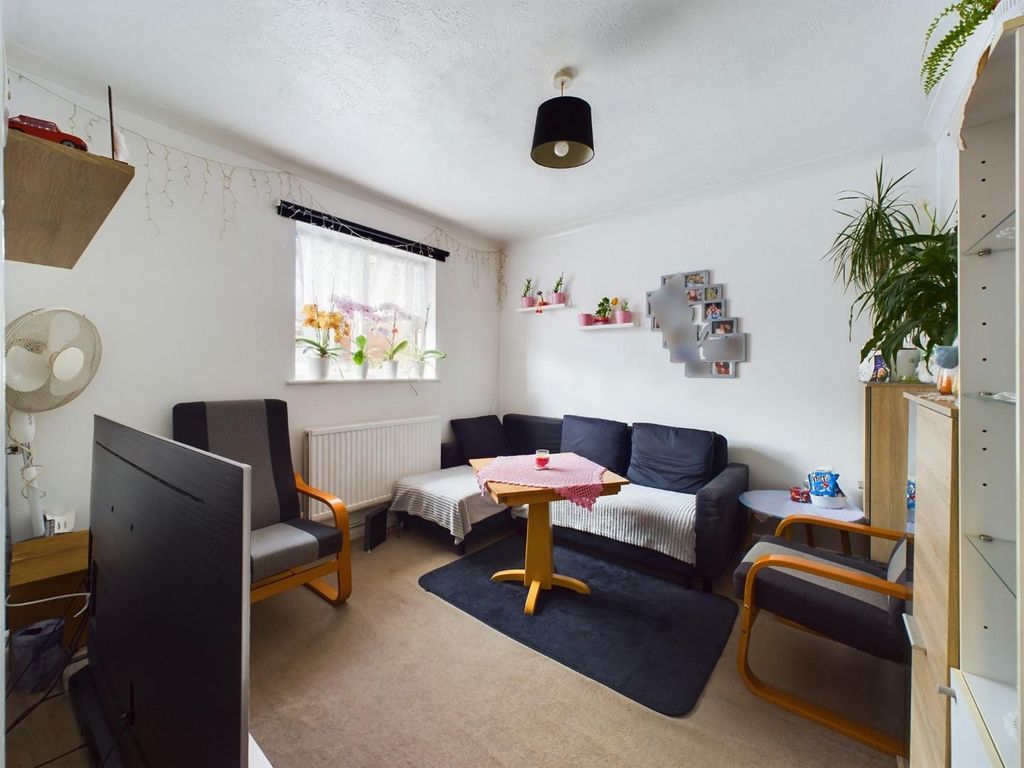 1 bed flat for sale in Albion Street, Brighton BN2, £200,000