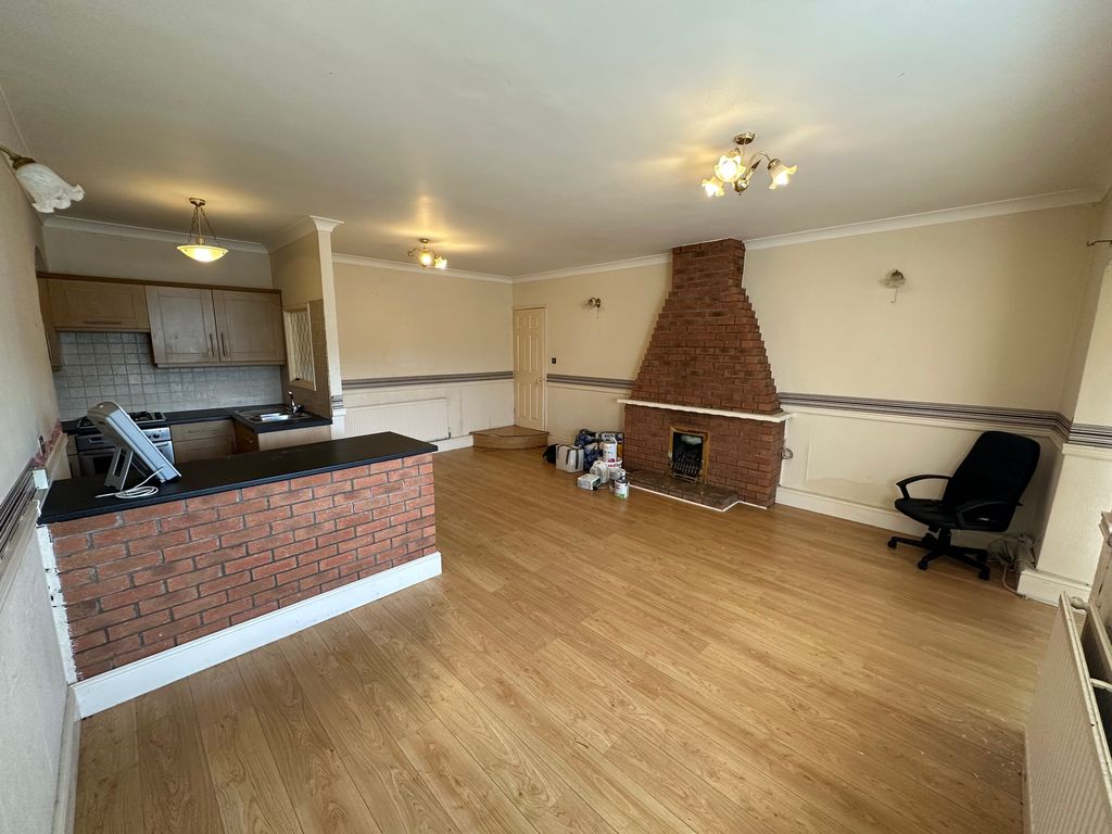 2 bed flat for sale in A High Street, Porth, Mid Glamorgan CF39, £55,000