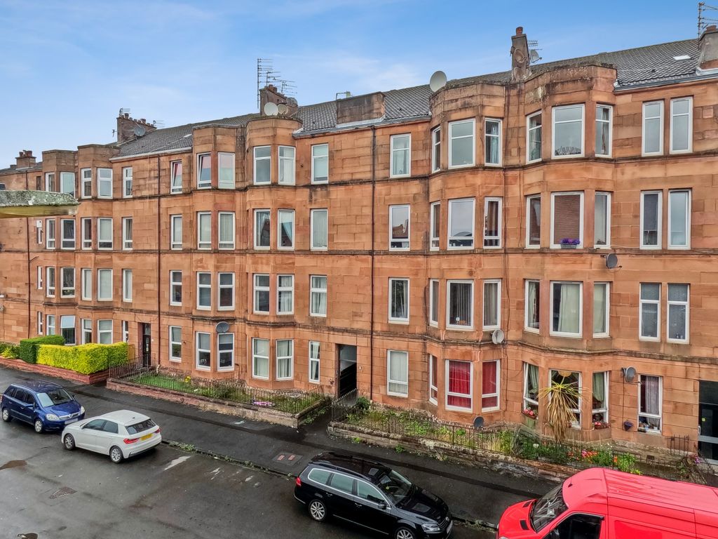 2 bed flat for sale in Harrison Drive, Ibrox, Glasgow G51, £99,000