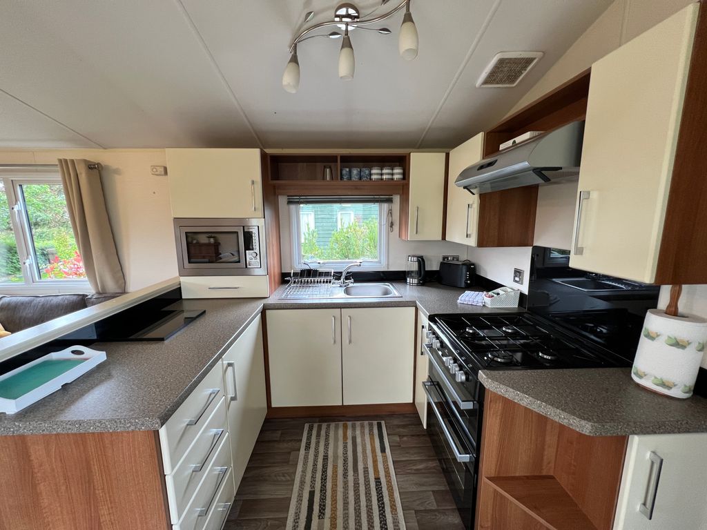 2 bed lodge for sale in Rhos Park, Crossgates LD2, £48,000