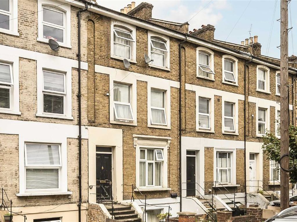 2 bed flat for sale in Parkfield Road, London SE14, £325,000