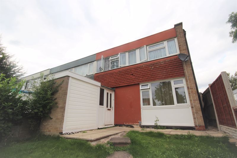 3 bed terraced house for sale in Oak Croft, Birmingham B37, £179,000