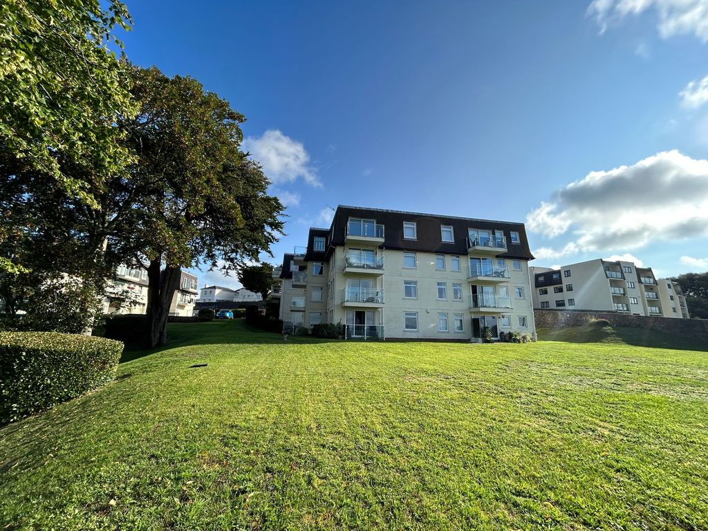 2 bed flat for sale in Grafton Road, Torquay TQ1, £210,000