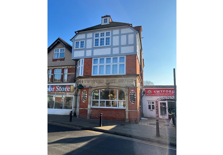 Retail premises for sale in 9 High Street, Twyford, Reading RG10, £650,000