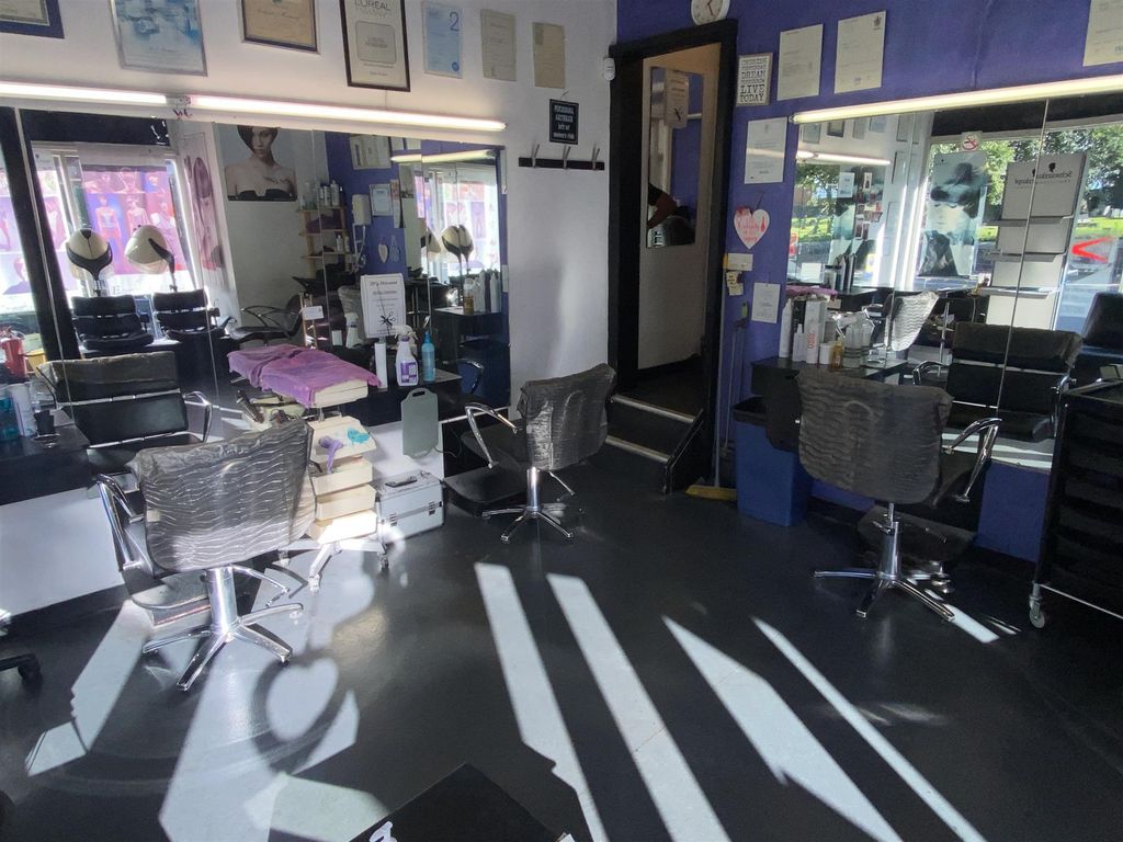Retail premises for sale in Hair Salons LS11, West Yorkshire, £32,500