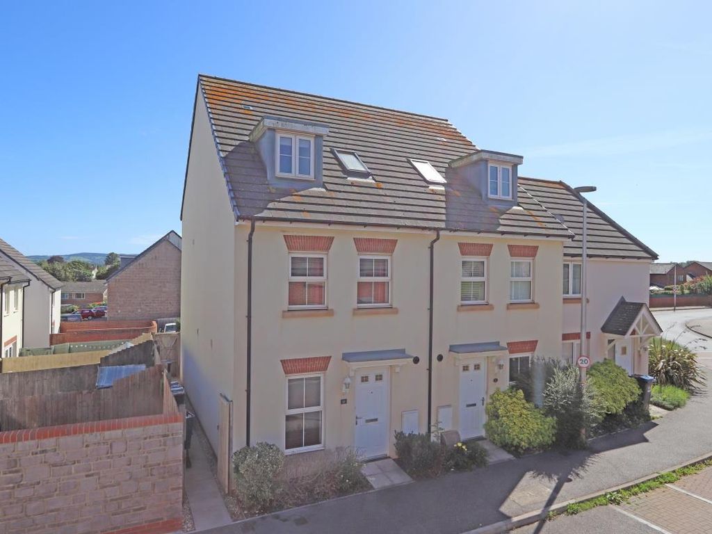 4 bed end terrace house for sale in Swallow Way, Cullompton EX15, £285,000