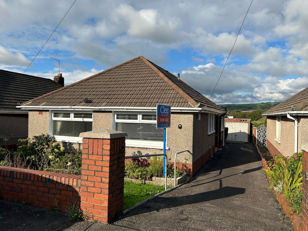 3 bed detached bungalow for sale in Eileen Road, Llansamlet, Swansea, City And County Of Swansea. SA7, £225,000