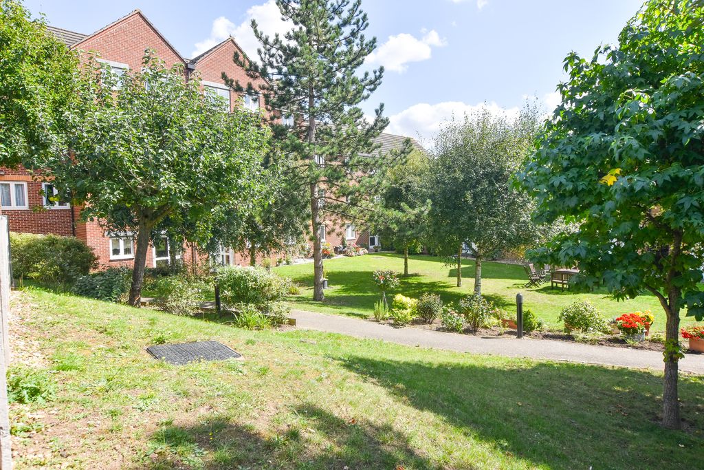 1 bed flat for sale in Railway Street, Braintree CM7, £90,000