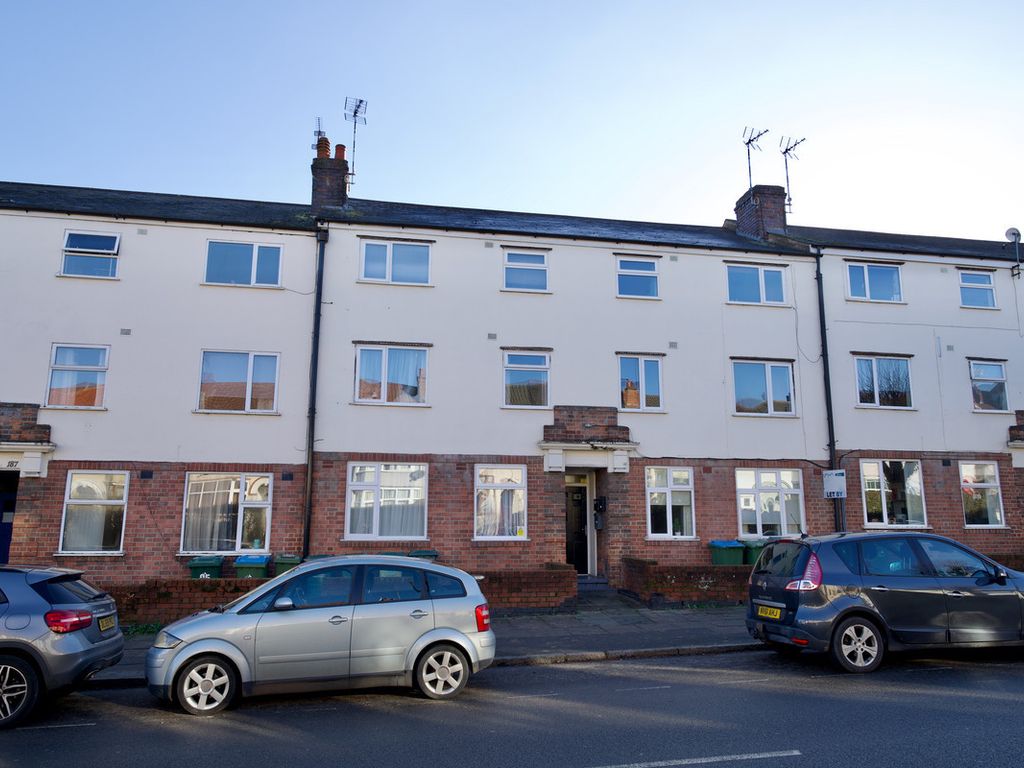 2 bed flat for sale in Albany Road, Coventry CV5, £130,000