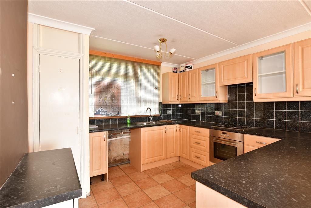 2 bed flat for sale in Humber Crescent, Strood, Rochester, Kent ME2, £150,000