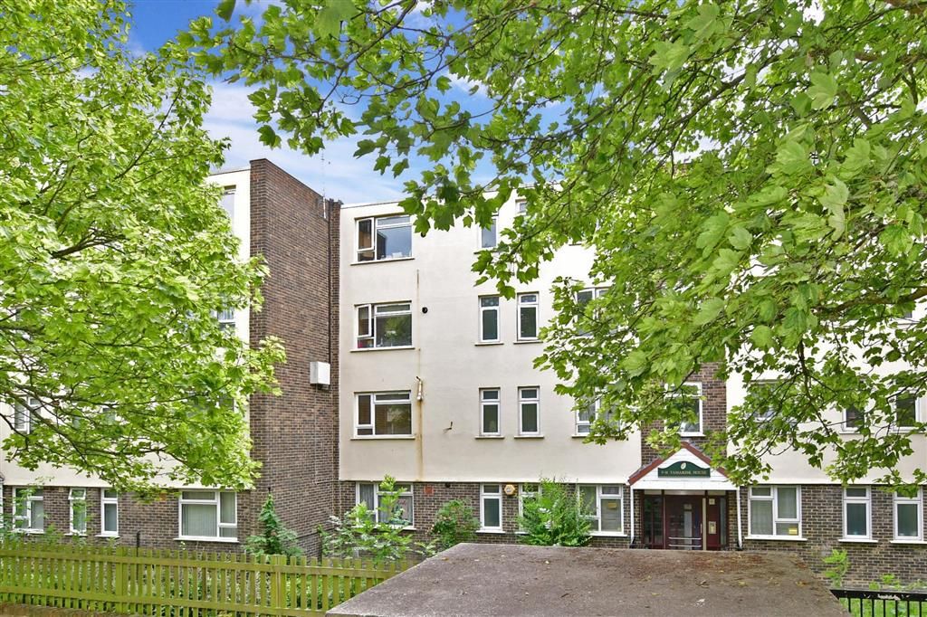 2 bed flat for sale in Humber Crescent, Strood, Rochester, Kent ME2, £150,000