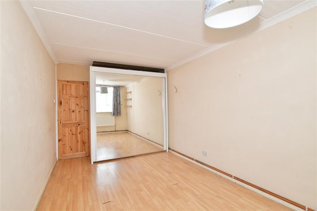 2 bed flat for sale in Humber Crescent, Strood, Rochester, Kent ME2, £150,000