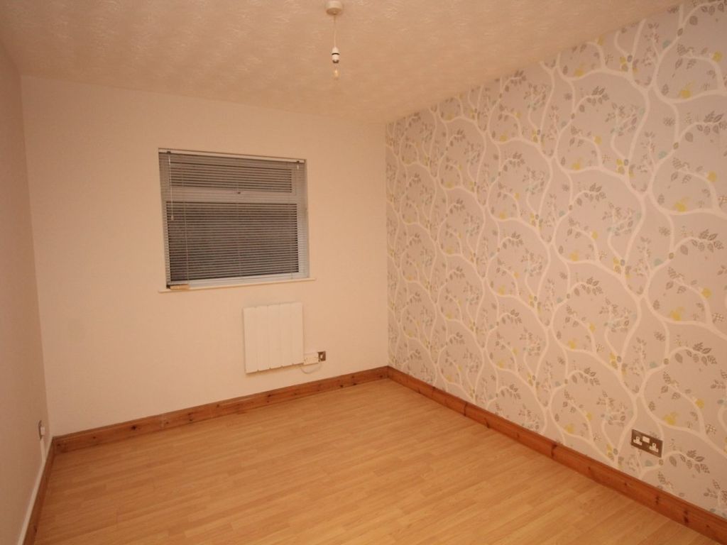 2 bed flat for sale in Queen Street, Carrickfergus BT38, £67,000