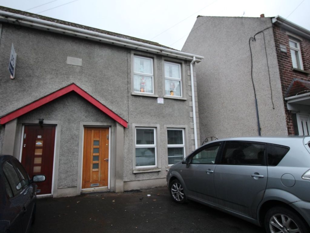 2 bed flat for sale in Queen Street, Carrickfergus BT38, £67,000