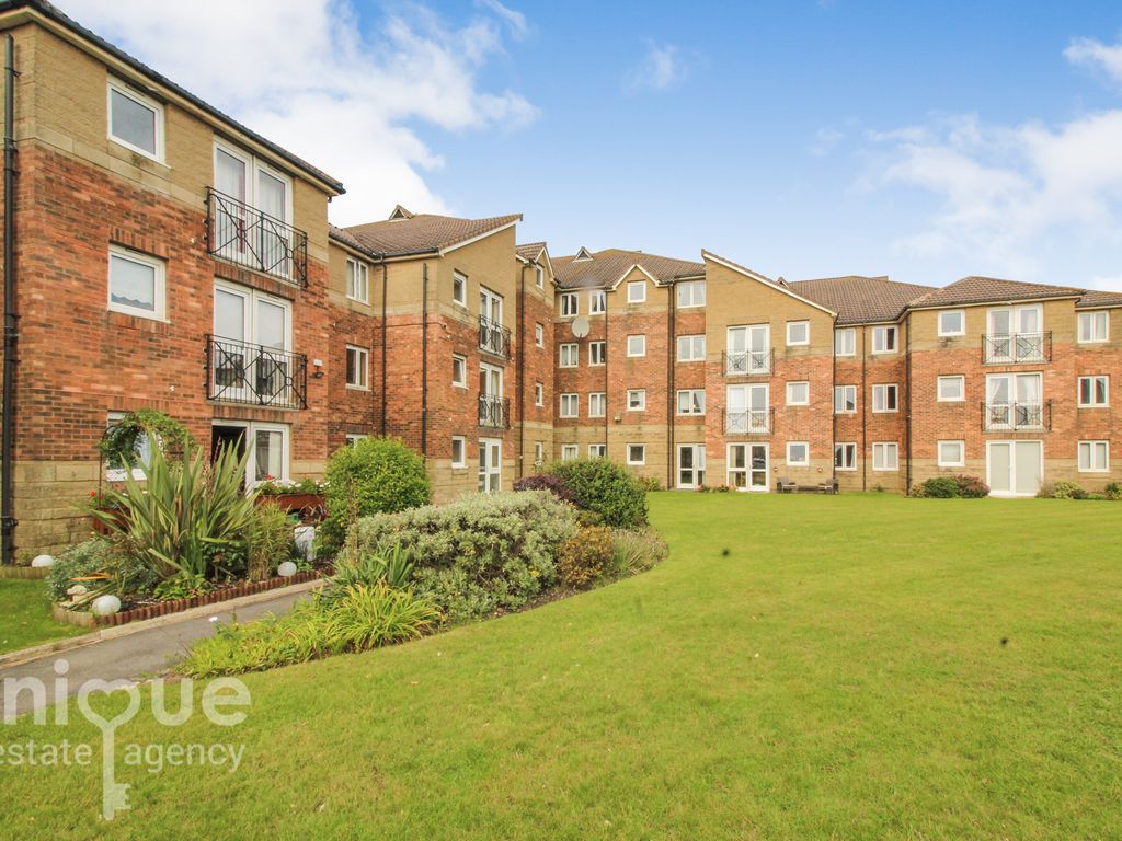 2 bed flat for sale in Lemon Tree Court, Clifton Drive North, Lytham St. Annes FY8, £85,000