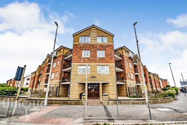 2 bed flat for sale in Lemon Tree Court, Clifton Drive North, Lytham St. Annes FY8, £85,000