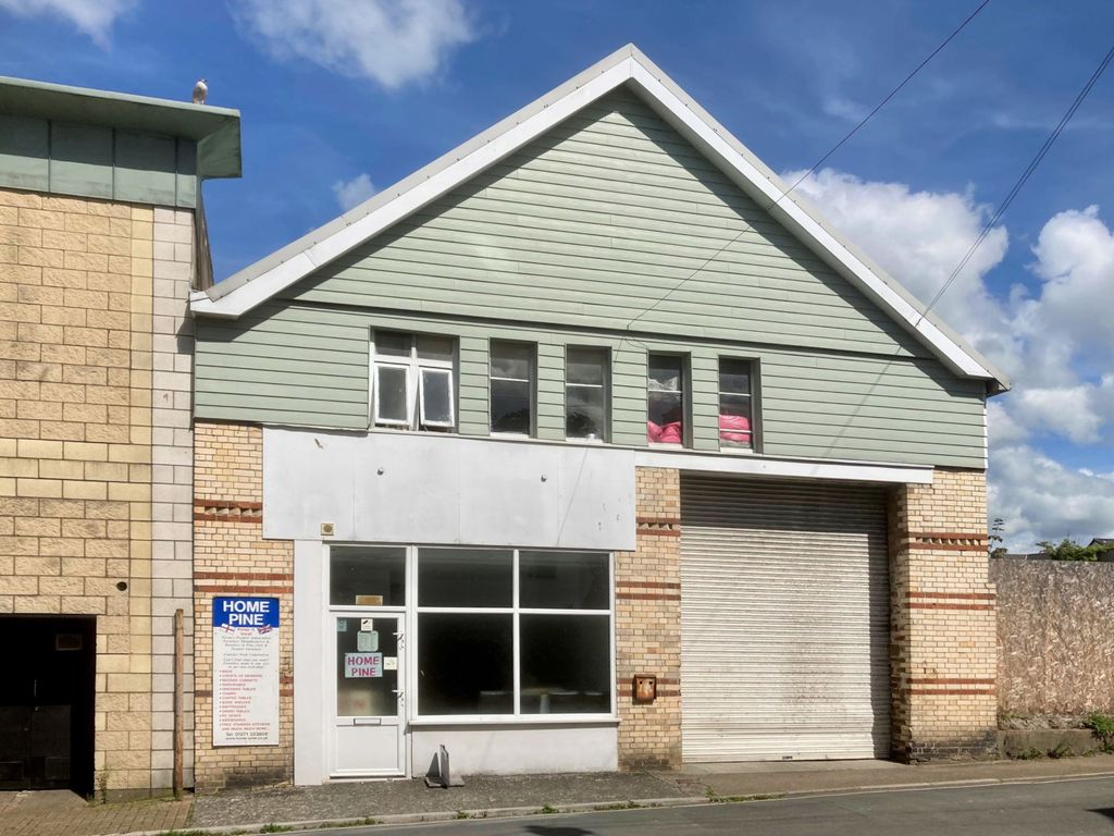 Retail premises for sale in Barnstaple, Devon EX32, £28,500