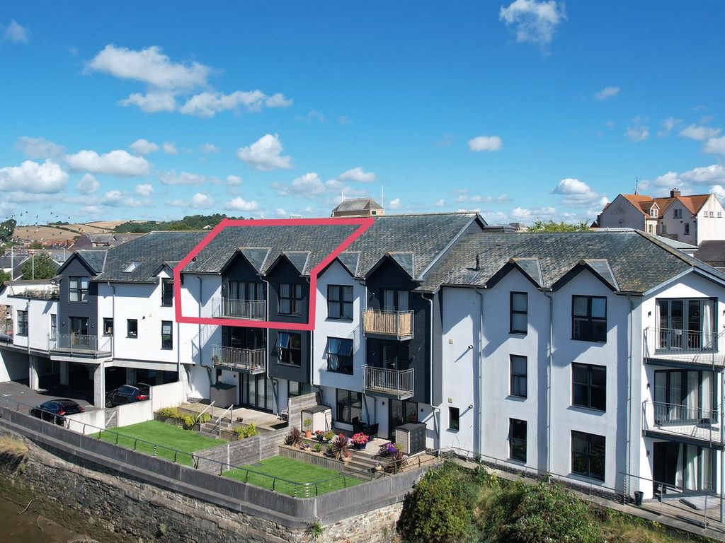 3 bed flat for sale in North Walk, Barnstaple EX31, £267,500