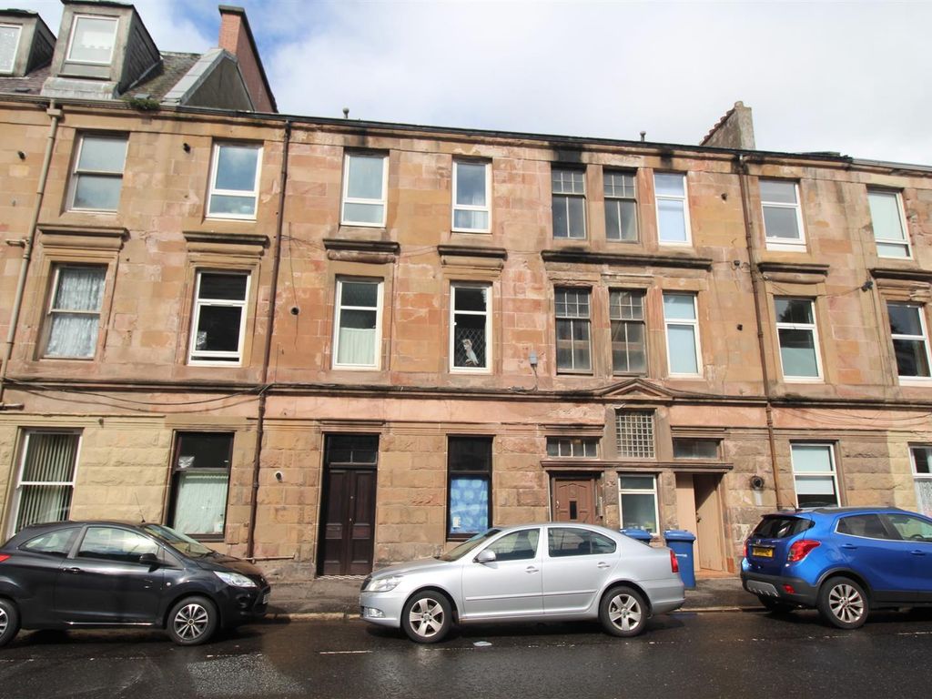 2 bed flat for sale in Albert Road, Gourock PA19, £137,000