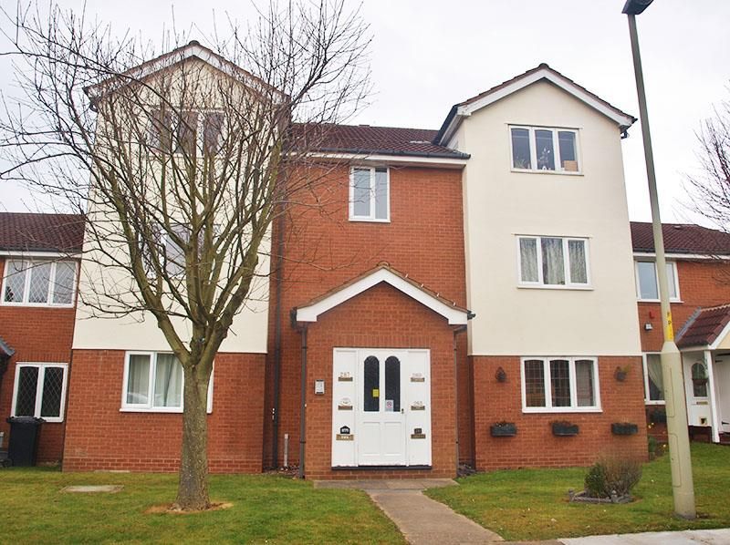 2 bed flat for sale in Foxdale Drive, Brierley Hill DY5, £100,000
