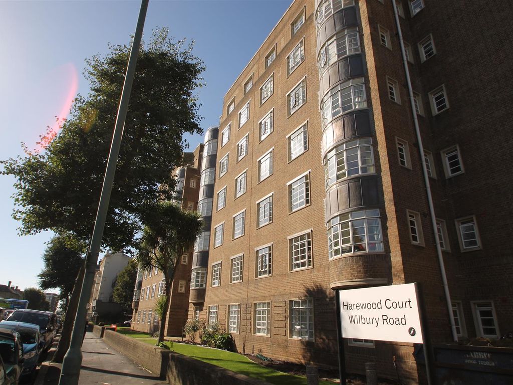 1 bed flat for sale in Wilbury Road, Hove BN3, £235,000