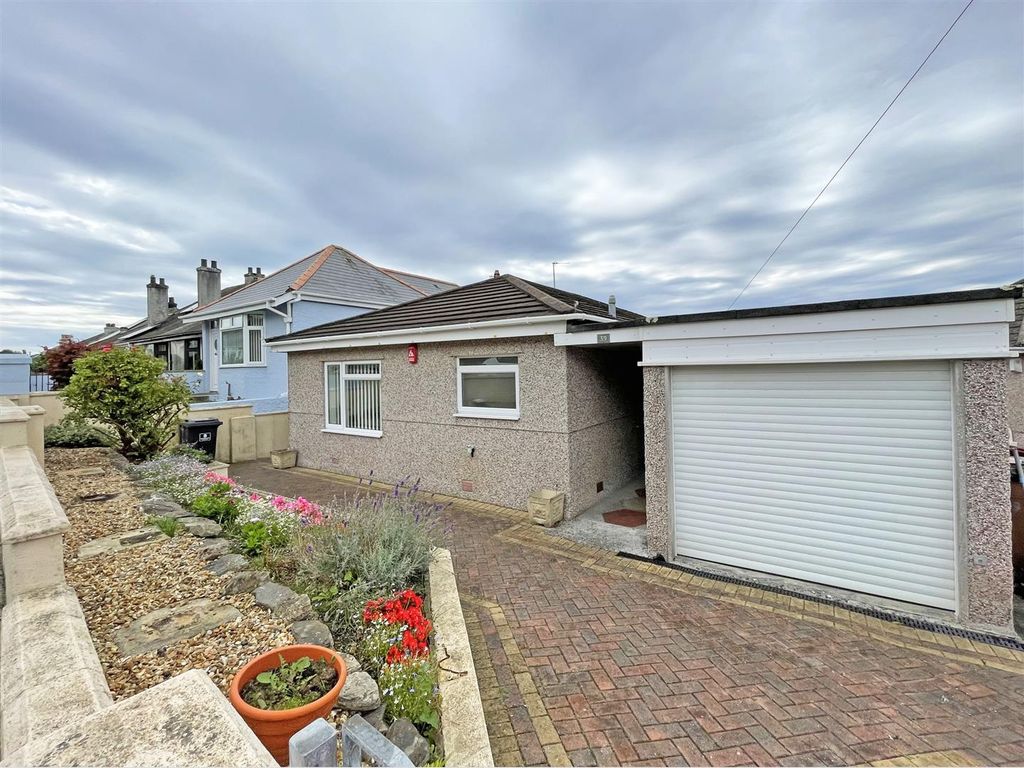 3 bed detached house for sale in Churchill Way, Peverell, Plymouth PL3, £300,000