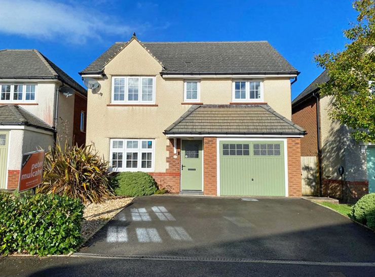 4 bed detached house for sale in River Avenue, Trelewis, Treharris CF46, £300,000