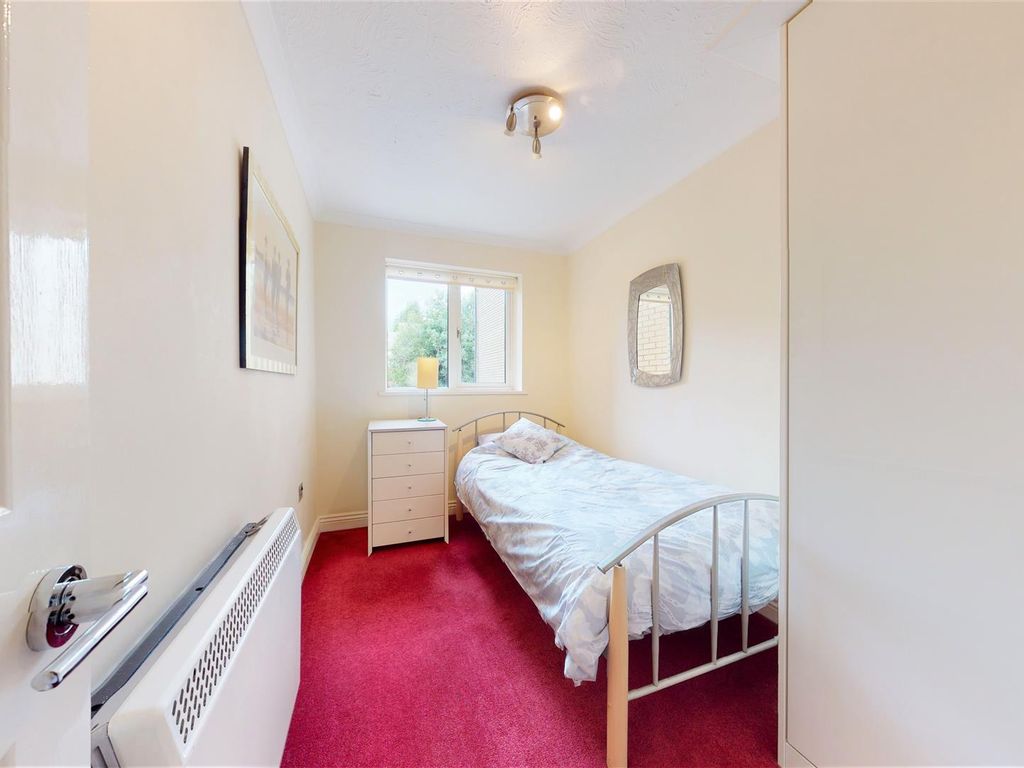 2 bed flat for sale in The Esplanade, Penarth CF64, £205,000