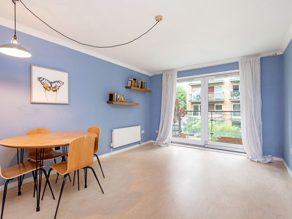 1 bed flat for sale in Darwen Place, London E2, £285,000