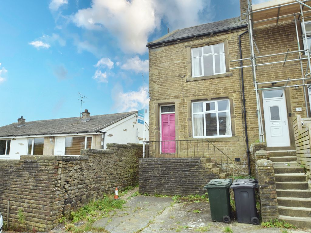 4 bed end terrace house for sale in Denby Mount, Oakworth, Keighley, West Yorkshire BD22, £159,950