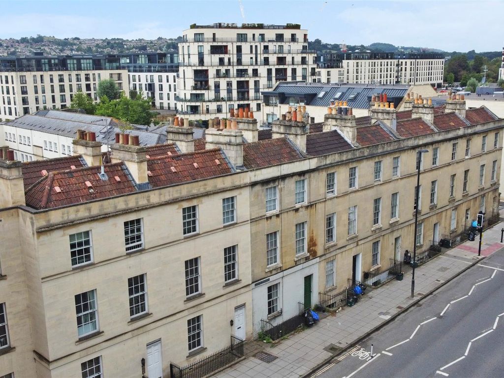 1 bed flat for sale in Albion Terrace, Bath BA1, £145,000