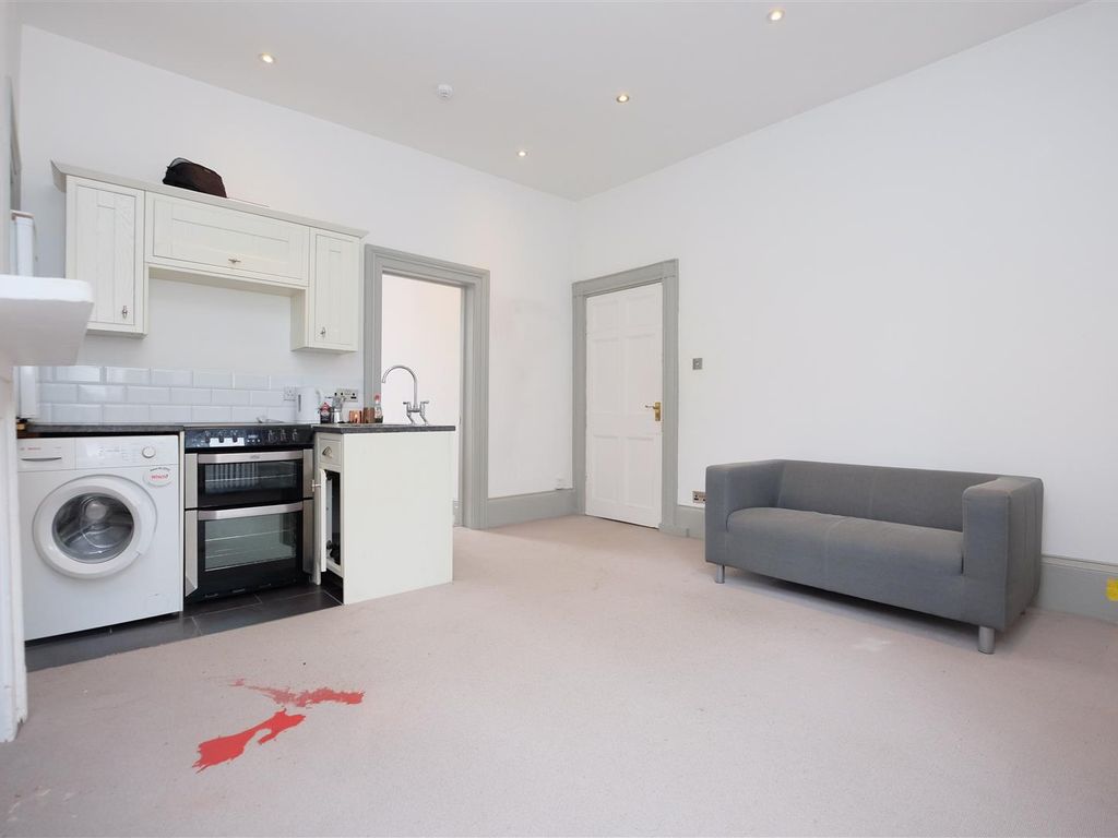 1 bed flat for sale in Albion Terrace, Bath BA1, £145,000