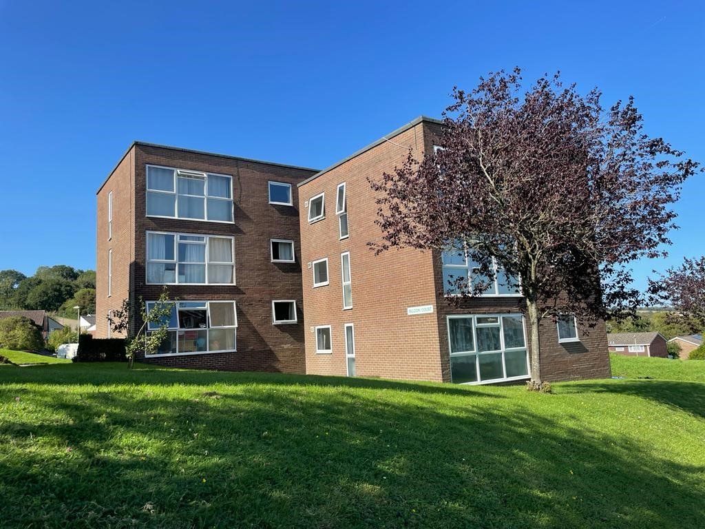 2 bed flat for sale in Falcon Court, Alton, Hampshire GU34, £185,000