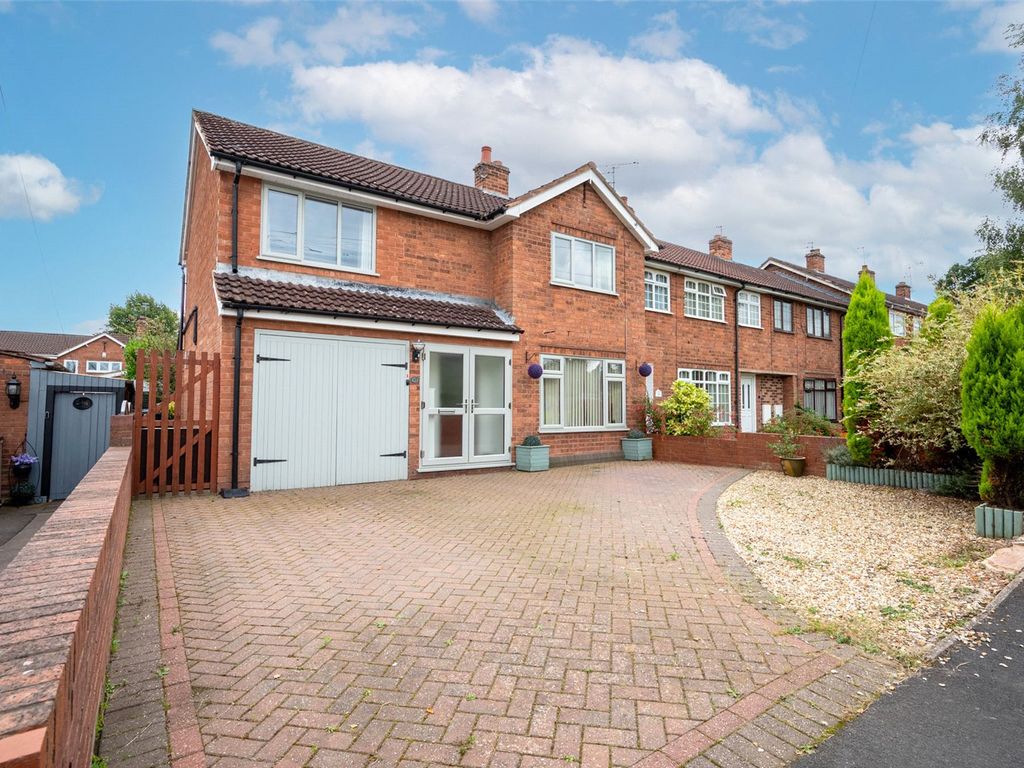 4 bed detached house for sale in Parkes Avenue, Codsall, Wolverhampton, Staffordshire WV8, £315,000