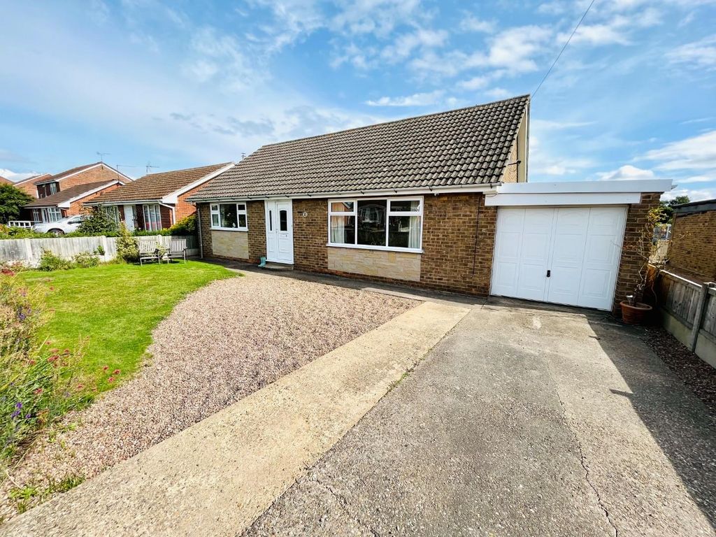 2 bed detached bungalow for sale in The Paddocks, Beckingham, Doncaster DN10, £220,000