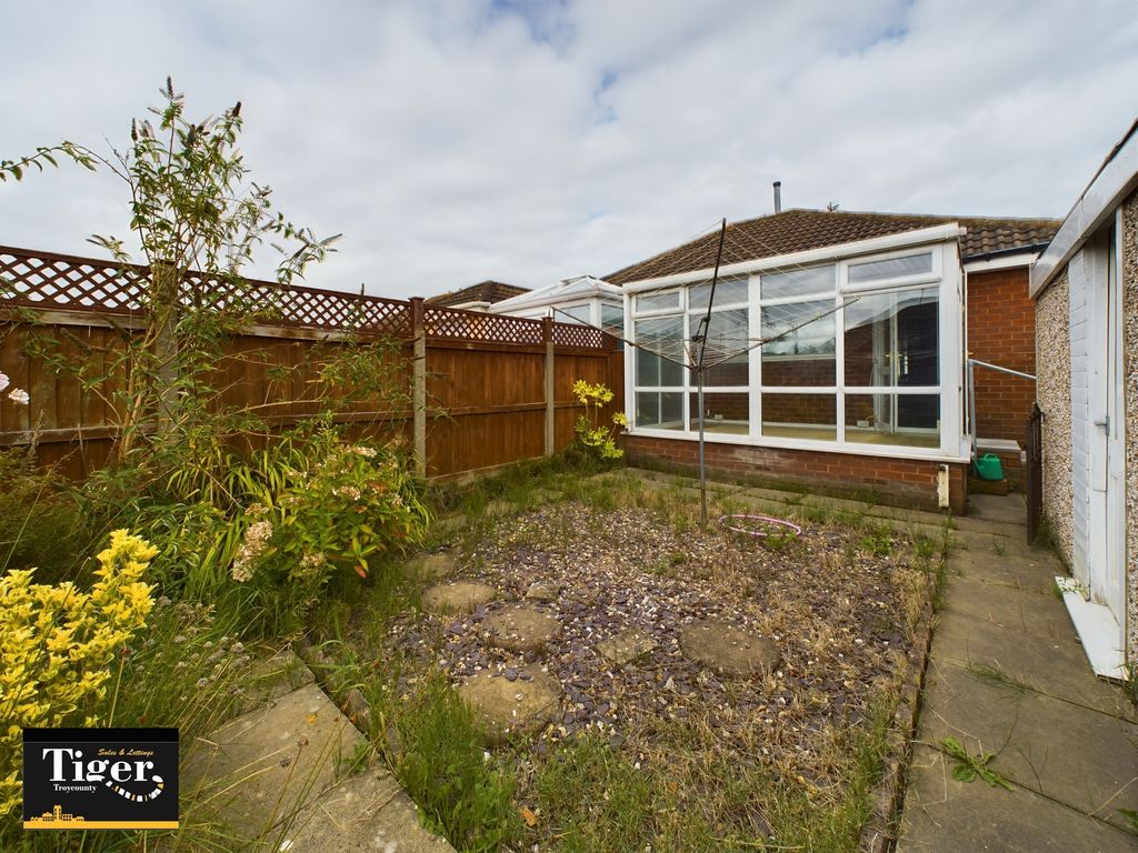 2 bed semi-detached bungalow for sale in Moss Bank Place, Blackpool FY4, £125,000