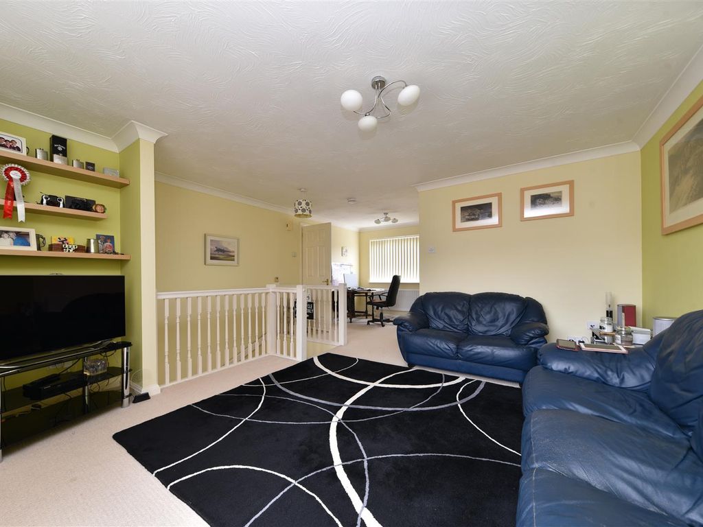 1 bed terraced house for sale in The Chilterns, Stevenage SG1, £260,000