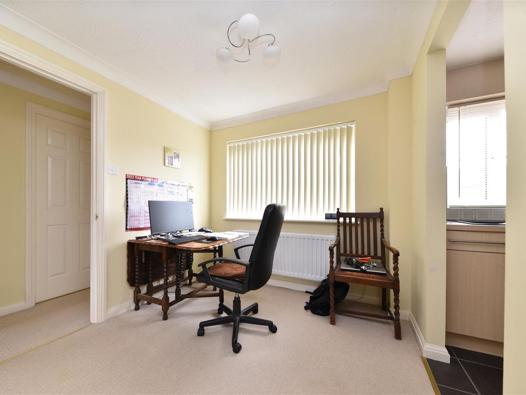 1 bed terraced house for sale in The Chilterns, Stevenage SG1, £260,000