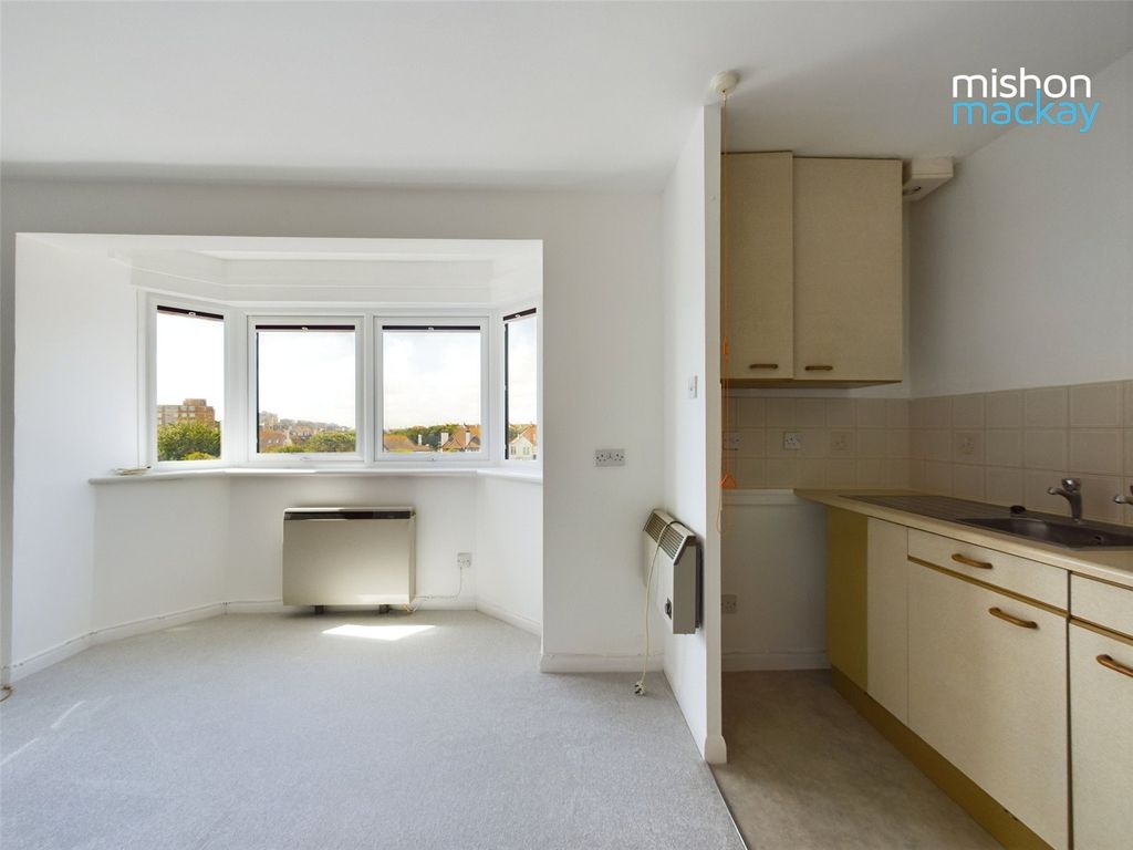 1 bed flat for sale in Hove Street, Hove, East Sussex BN3, £180,000